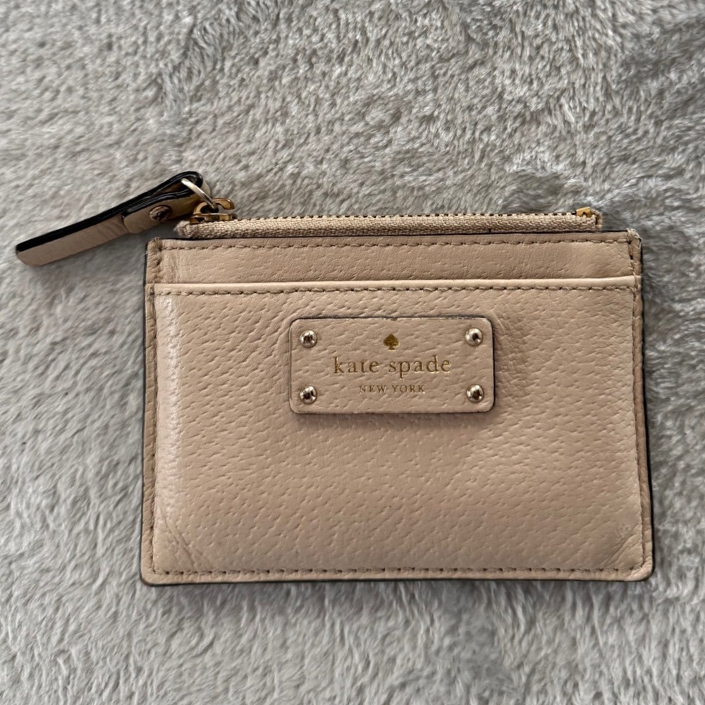 Kate Spade Leather Cardholder Coin Pouch Taupe Beige Zip Wallet Small Logo Plate